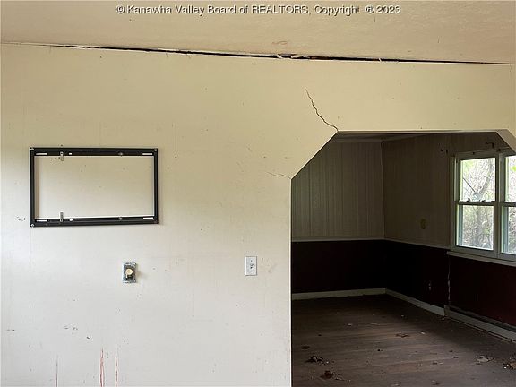 4th image of 1804 Rayhill Dr