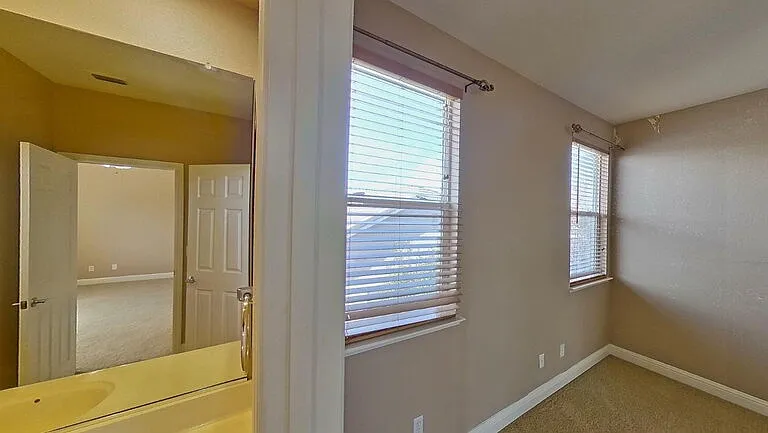 1692 Woodhaven Cir — Photo 37