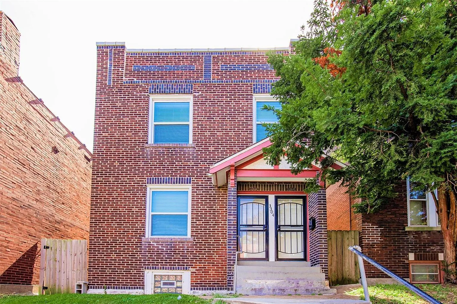 3304 Chippewa St photo 1