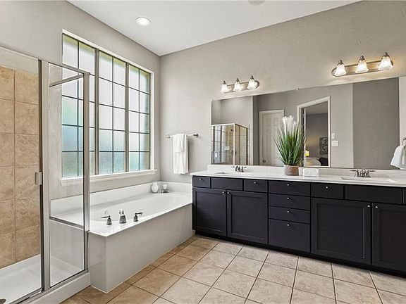 4th image of 3624 Jennifer Dr