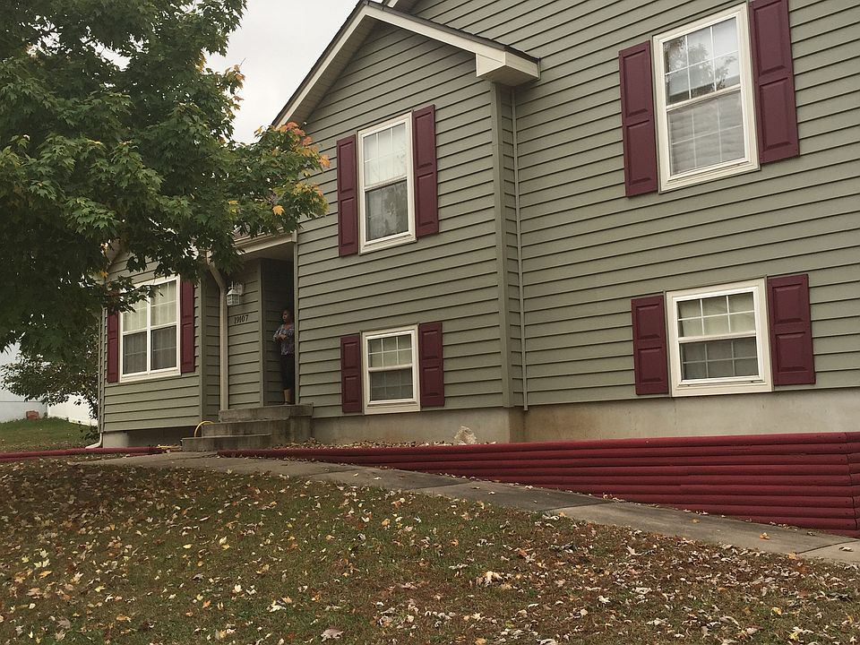 1st image of 19107 E Park Ave