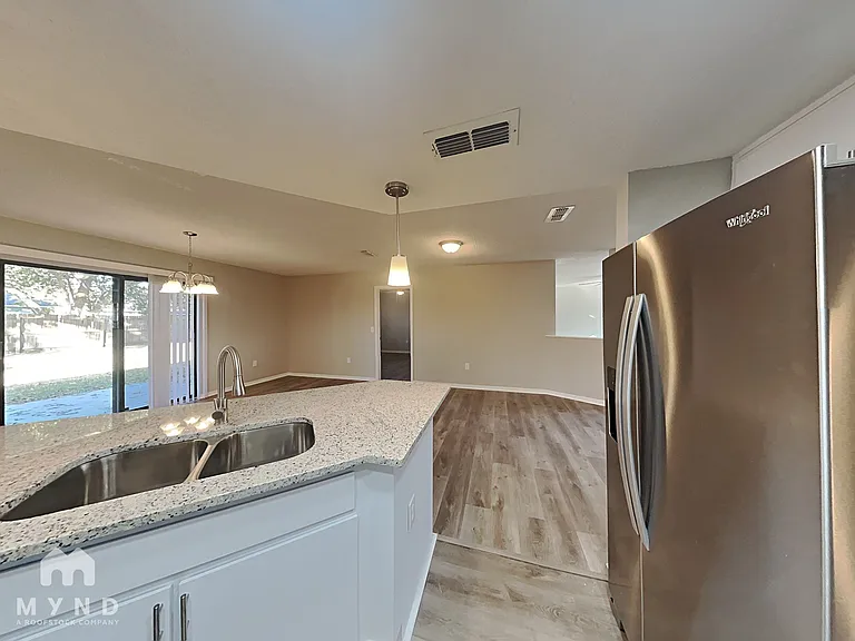 10327 Lansfield St — Photo 7