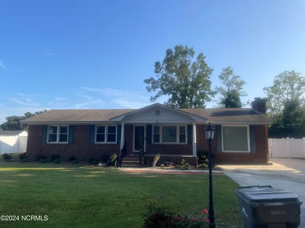423 E Poplar Street, Bladenboro, NC 28320
