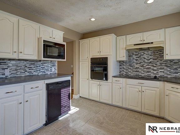 3rd image of 3607 Cornhusker Dr