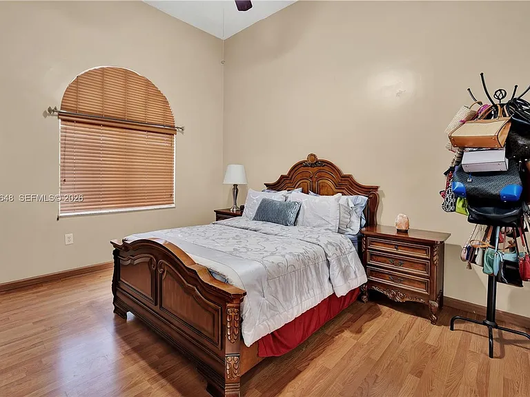 14138 SW 164th Ter — Photo 14