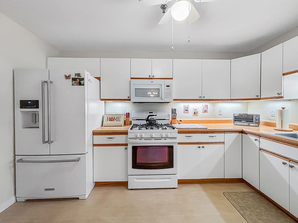 1st image of 13 Dallas Dr APT 210