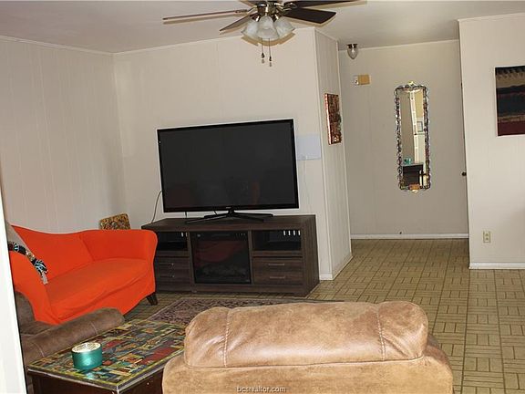 2nd image of 1318 Milner Dr