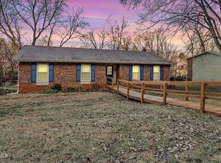 1140 Eastbrook Dr, Kingsport, TN 37663