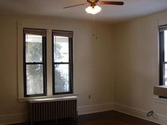 2nd image of 807 Hill St