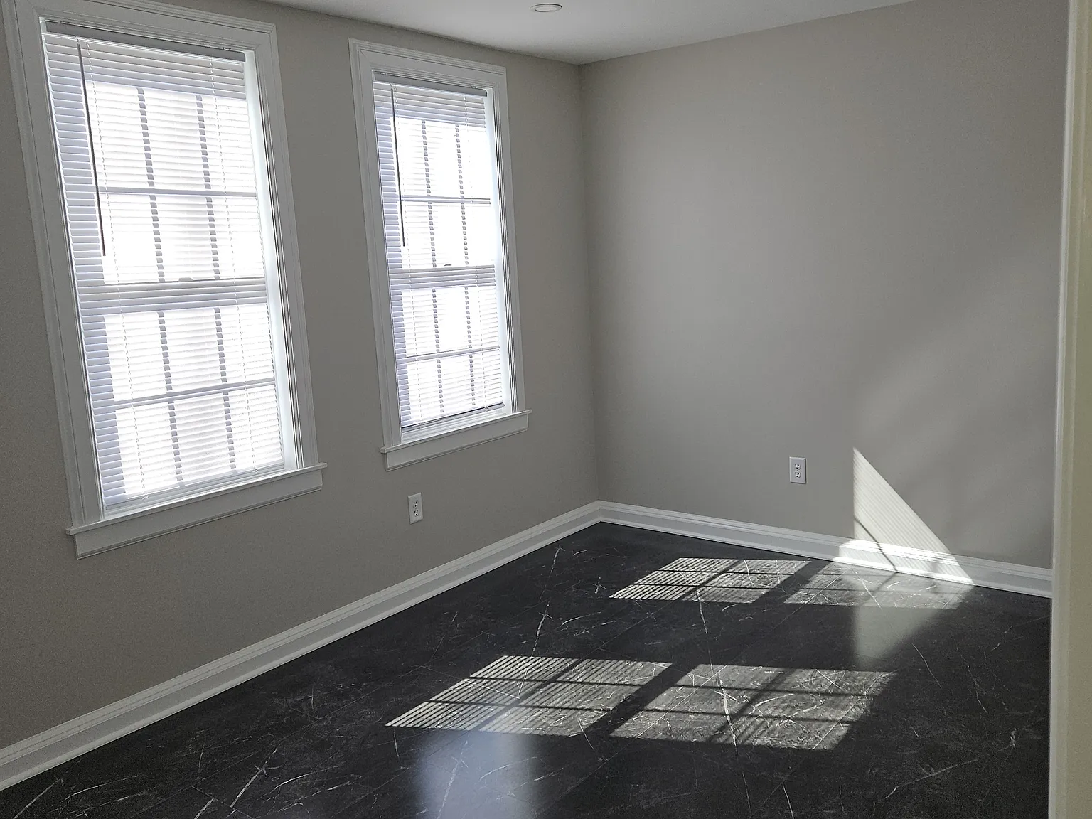 4 bed, 2.5 bath, 1900 sqft, $2,995 — Photo 4