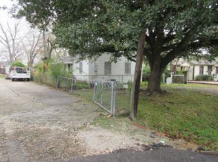 407 N Magnolia St, Highlands, TX 77562