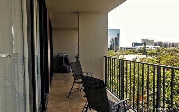 3rd image of 1830 Embassy Dr APT 601