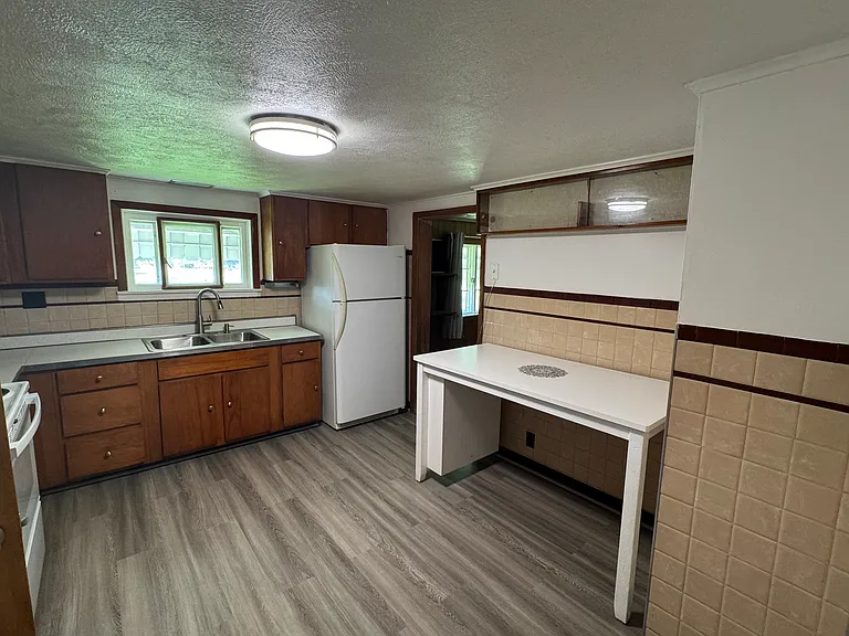 158 N Morgantown St — Photo 4