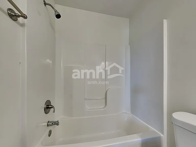 305 Schoolhouse Ct — Photo 13