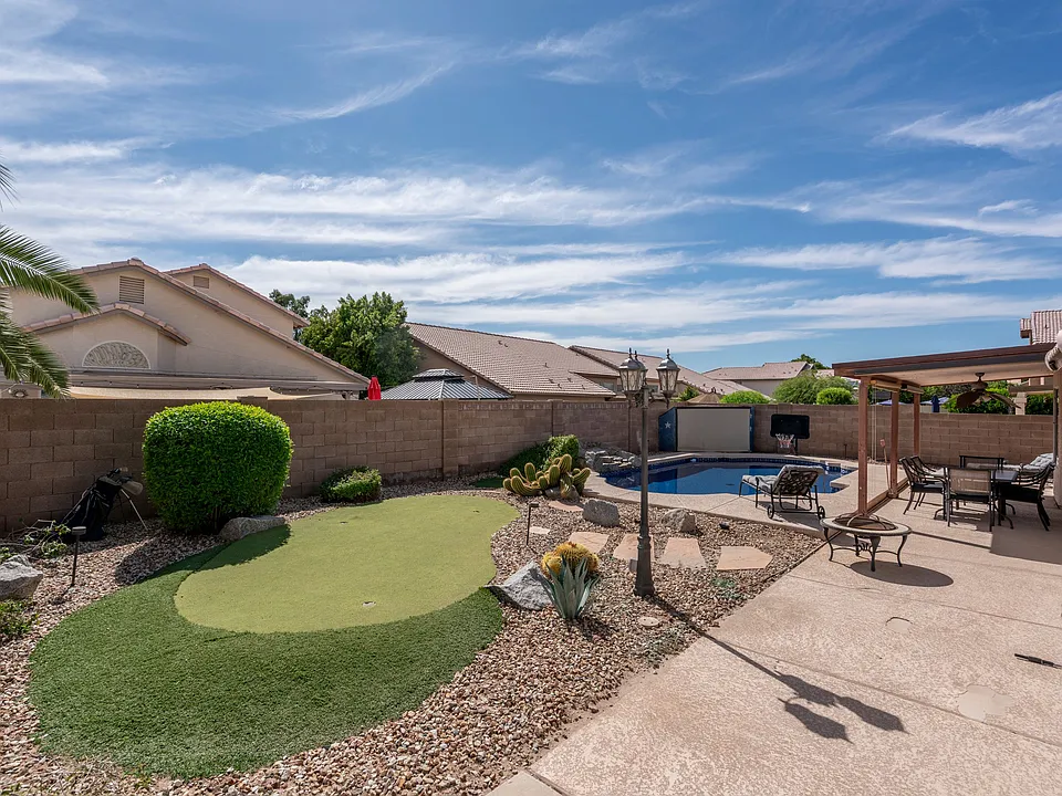 5617 W Blackhawk Dr