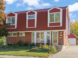 239 S Park St, Westmont, IL
