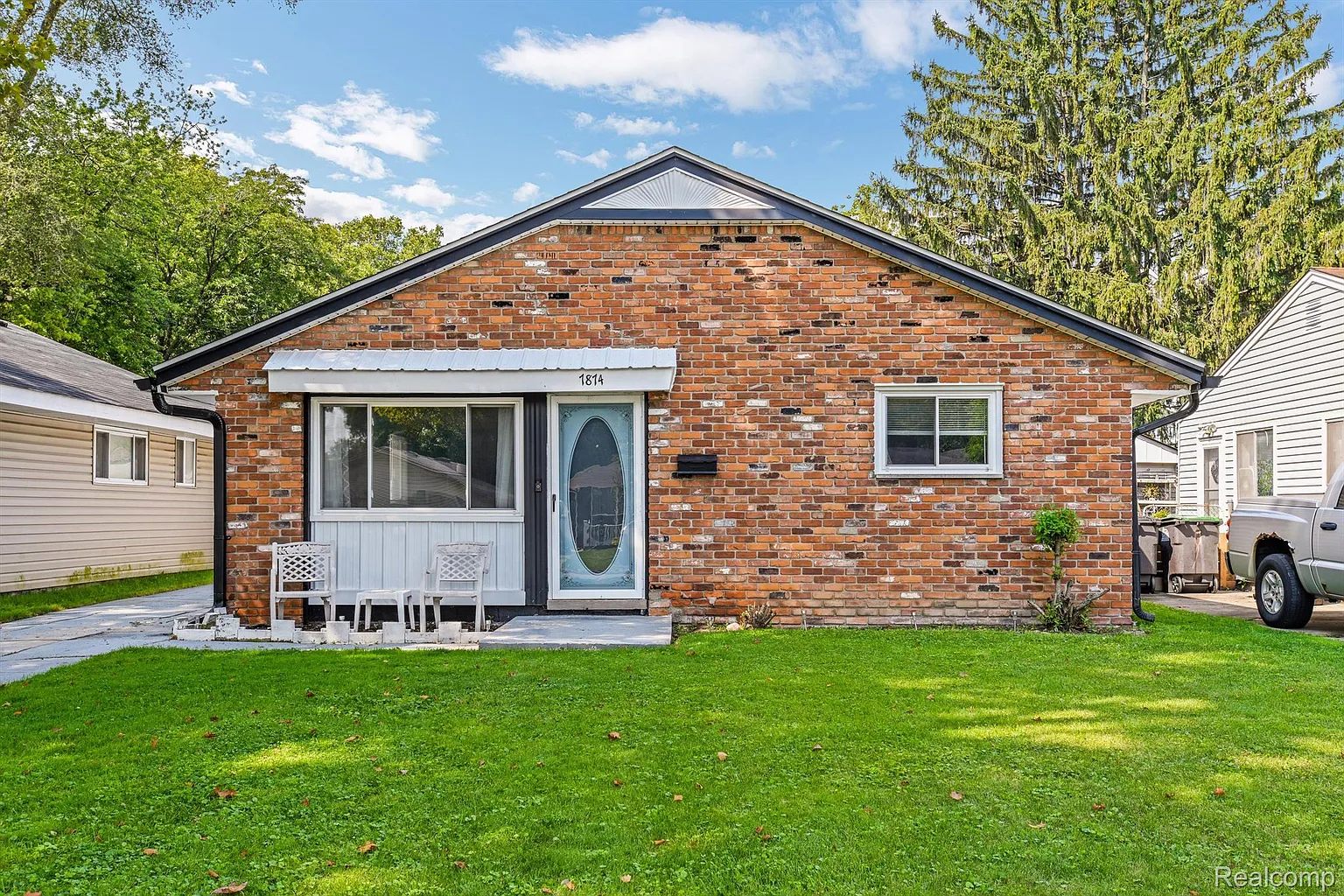 7874 William St photo 1