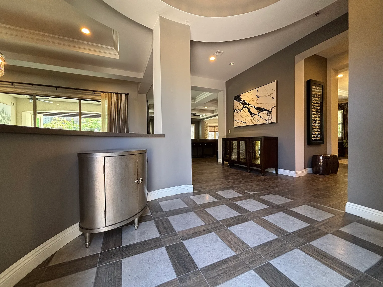 4 bed, 3842 sqft, $8,100 — Photo 3