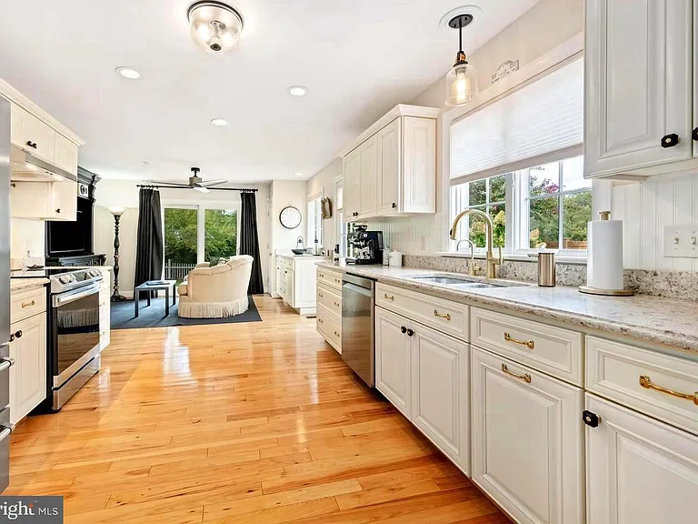 119 Watson Rd — Photo 17
