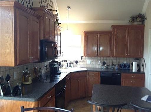 2nd image of 200 Sherwood Dr