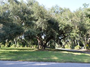 Washington St, Beaufort, SC 29902