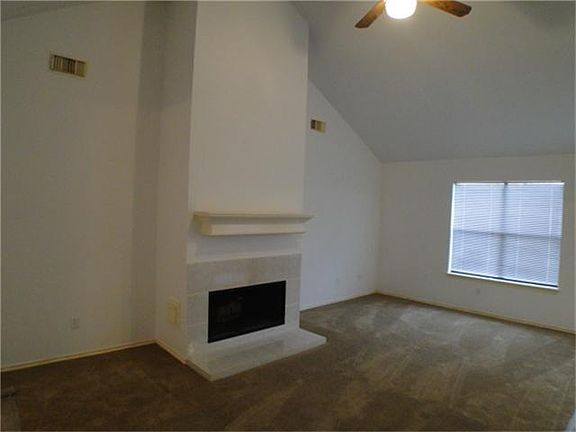 4th image of 19614 Hunt Lake Ln