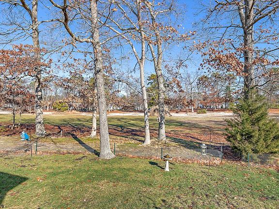 5th image of 92 Loch Lomond Ct