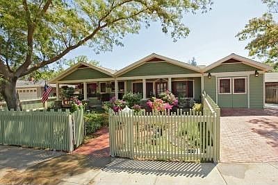 2nd image of 1802 Oleander Pl