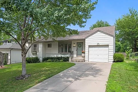 2 bed, 1.5 bath, 1037 sqft, $2,750 — Photo 3