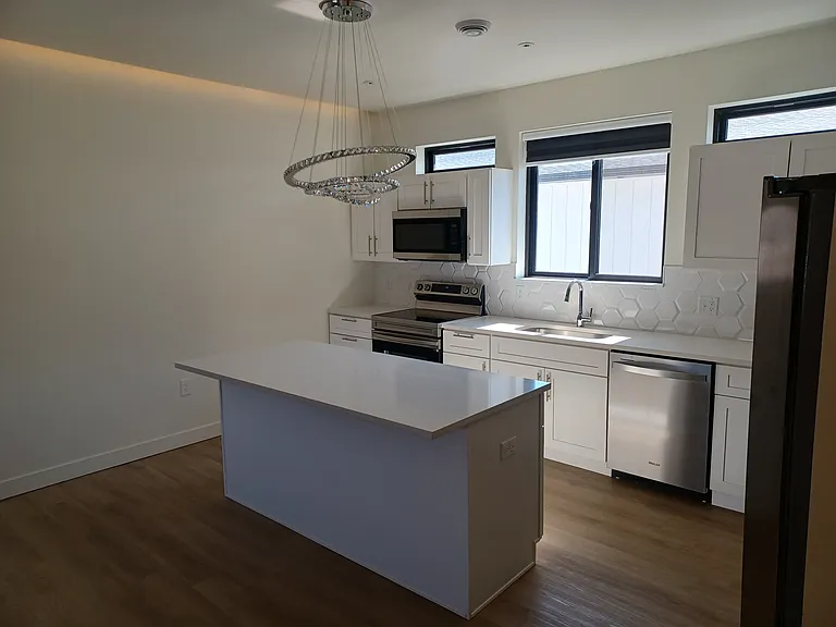 Theodora Rowhomes — Photo 48