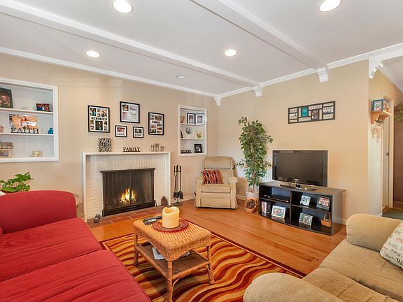 3rd image of 2209 Landon Ln