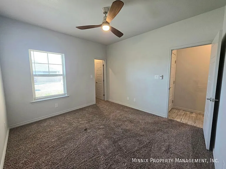 2105 Congress St — Photo 13