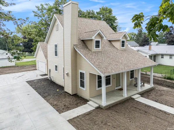 18974 3rd St, New Paris, IN 46553