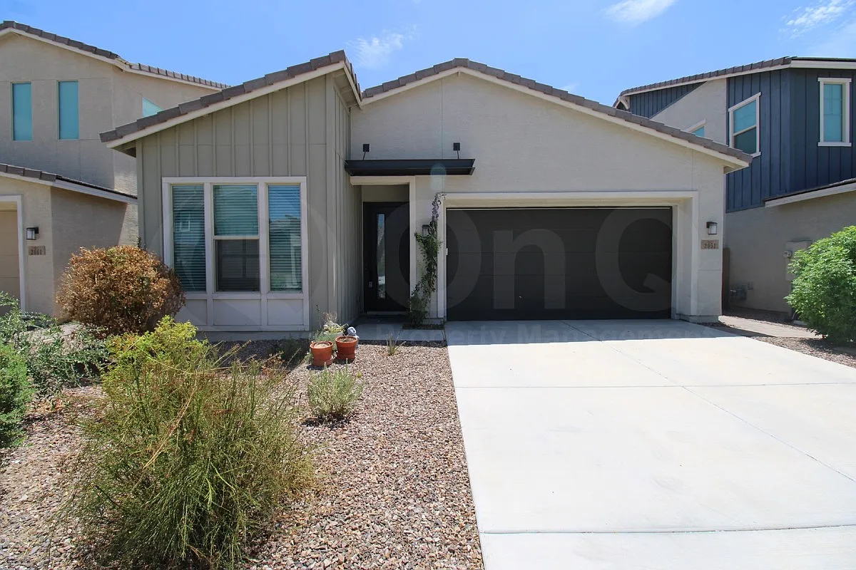 3 bed, 2.5 bath, 1979 sqft, $2,650 — Photo 1