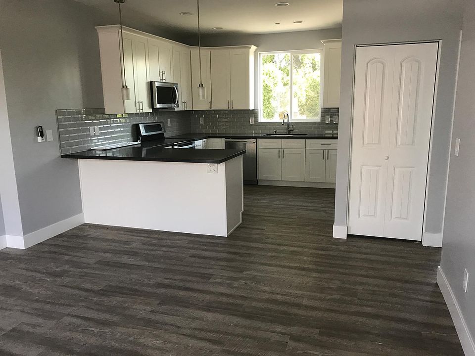 Living Room & Kitchen
