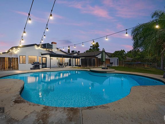 3rd image of 5113 Colonial Dr