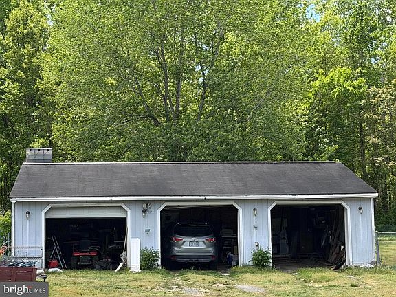 2nd image of 9804 Mohawk Dr
