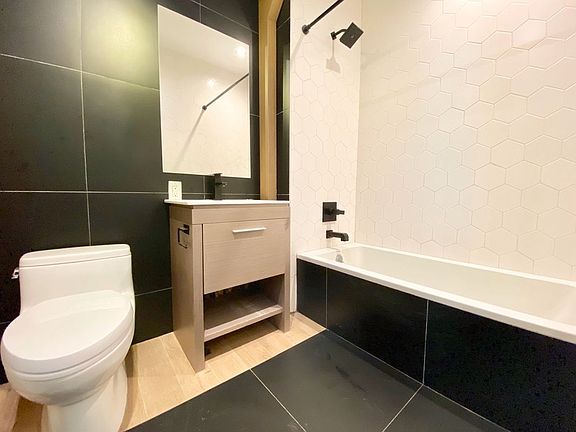 4th image of 242 Hawthorne St #1B