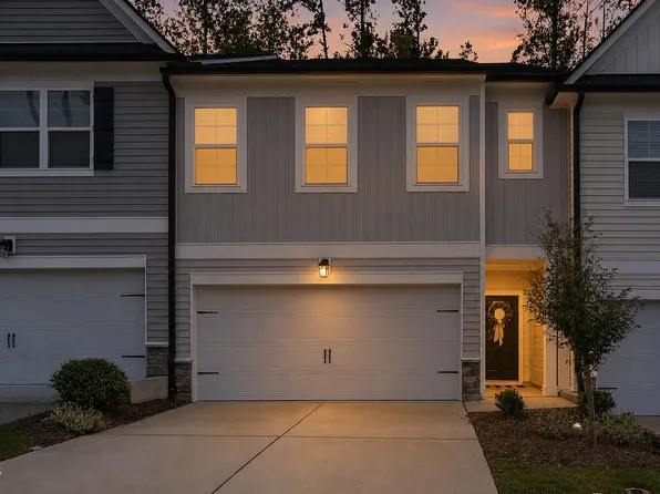 6805 Doddridge Ln, Cary, NC 27519