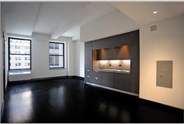 Sold by Avenue Real Estate | media 18