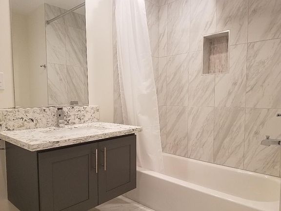 4th image of 340 N Oxford Ave #303