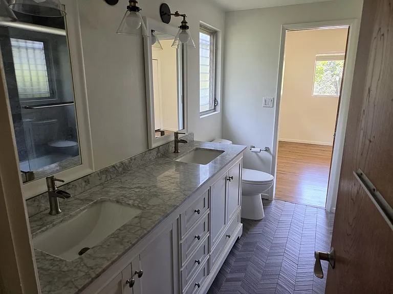 4734 Laurelgrove Ave — Photo 37