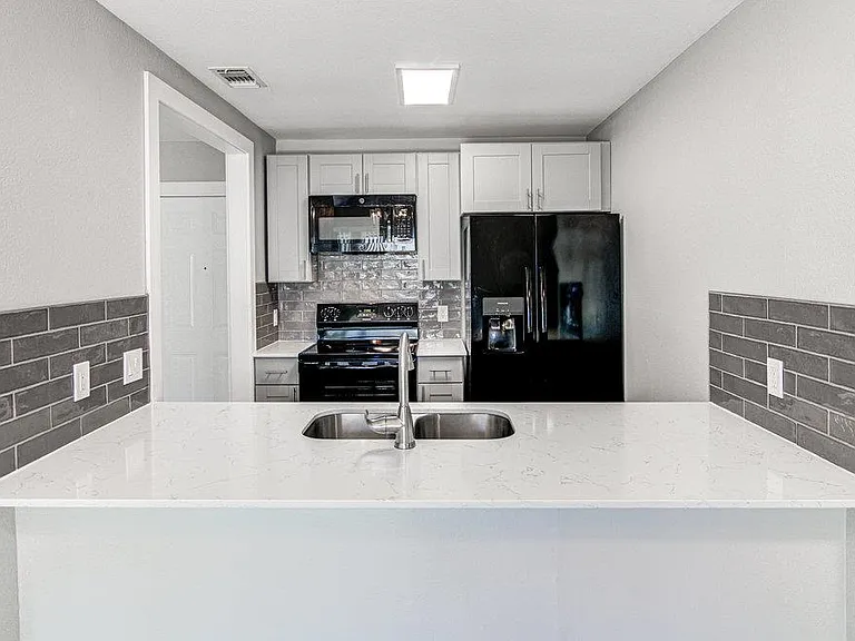 1603 Dale Cv #A — Photo 7
