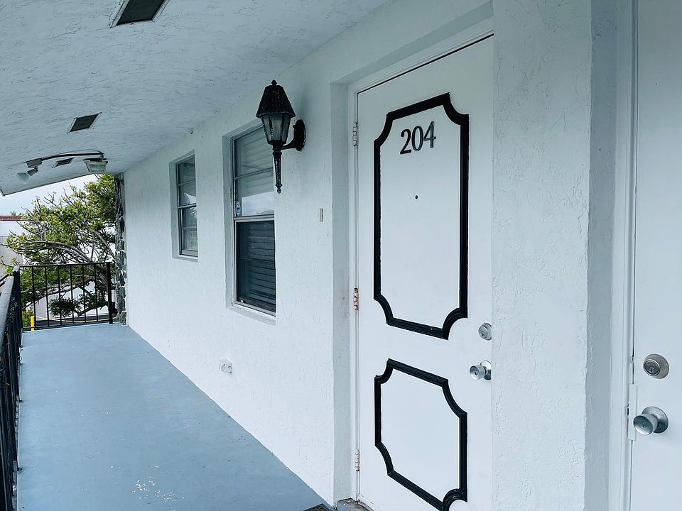 1st image of 1127 S Federal Hwy APT 204