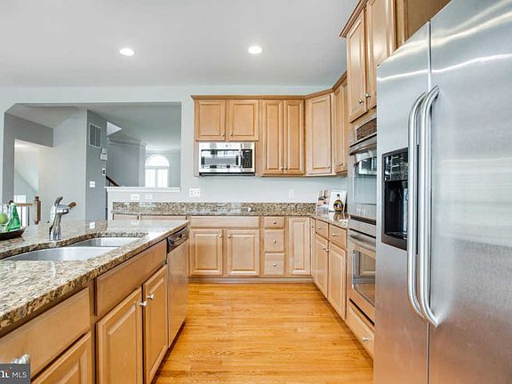 5th image of 2159 Potomac Club Pkwy #5