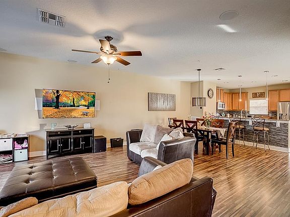 3rd image of 770 Summer Breeze Pl