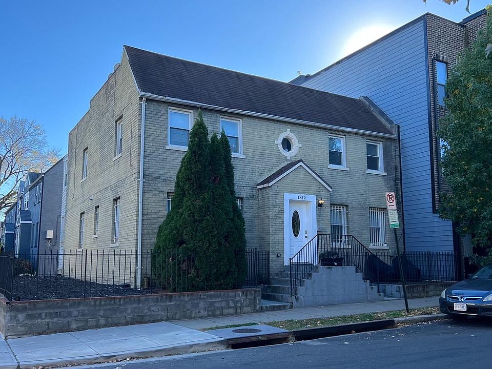 1st image of 1819 D St NE