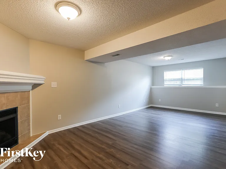 11036 N McKinley Ave — Photo 8