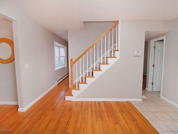 4th image of 214 Armstrong Ave