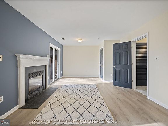 5th image of 1031 Carbondale Way